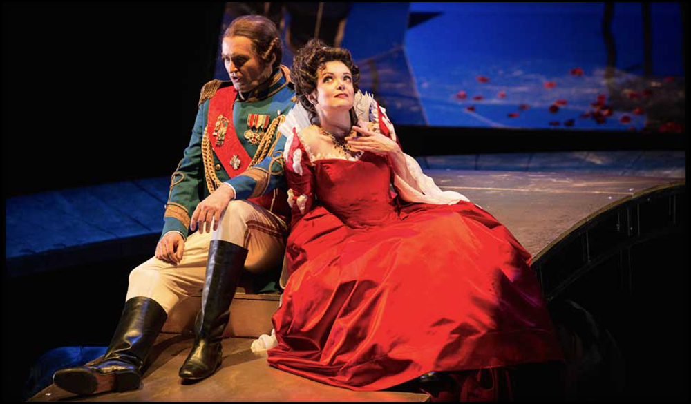 Johannes Chum (le Prince) et Isabelle Cals (la Princesse étrangère) dans Rusalka à l'Opéra de Tours. © Nikolai Schukoff